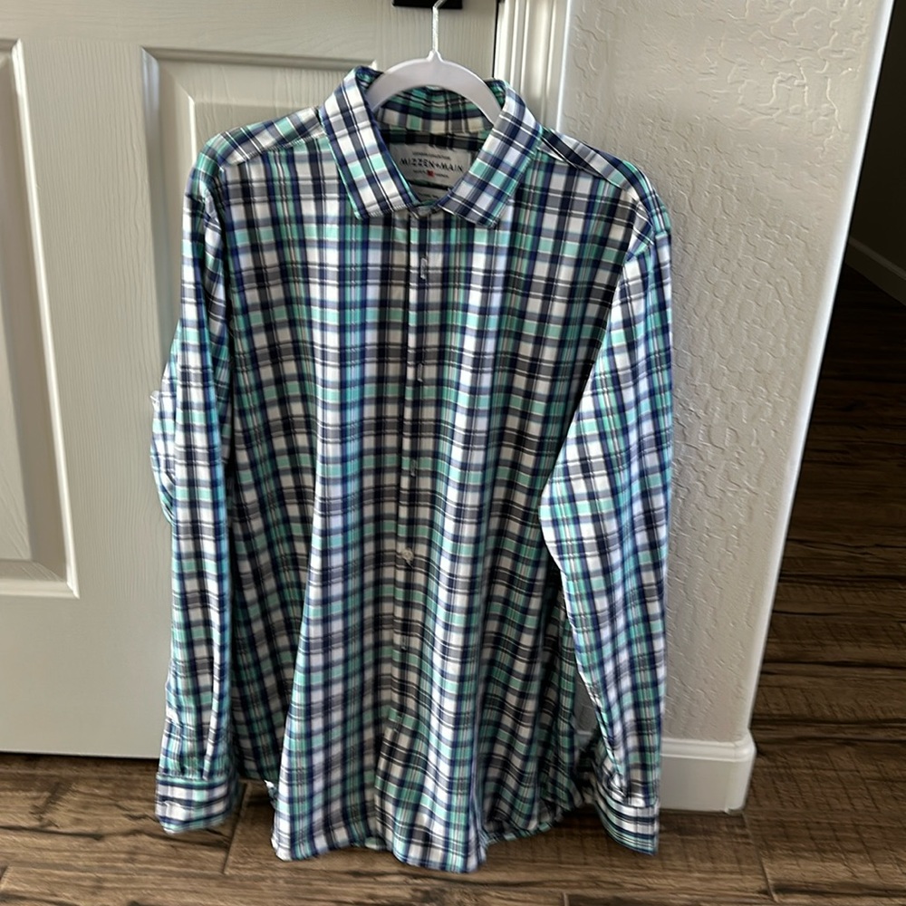 Mizzen + Main long sleeved button up